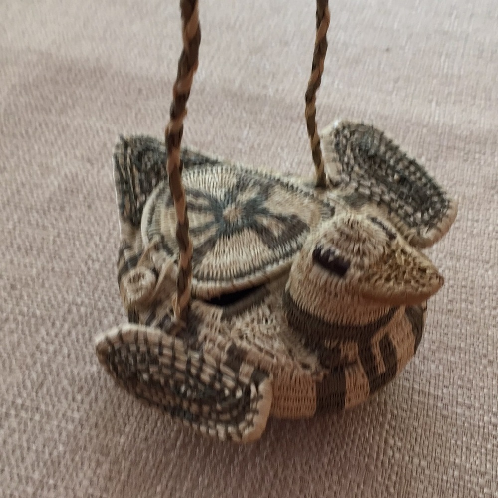 Wounaan Embera woven Panama duck basket art bag